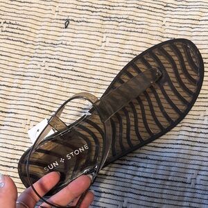 Sun + Stone Women's Black and Clear Sandals